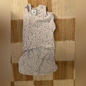NWOT Halo Swaddle sleep sack microfleece with bear faces size S 3-6M